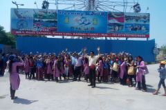 18074958789school_trip_compressed